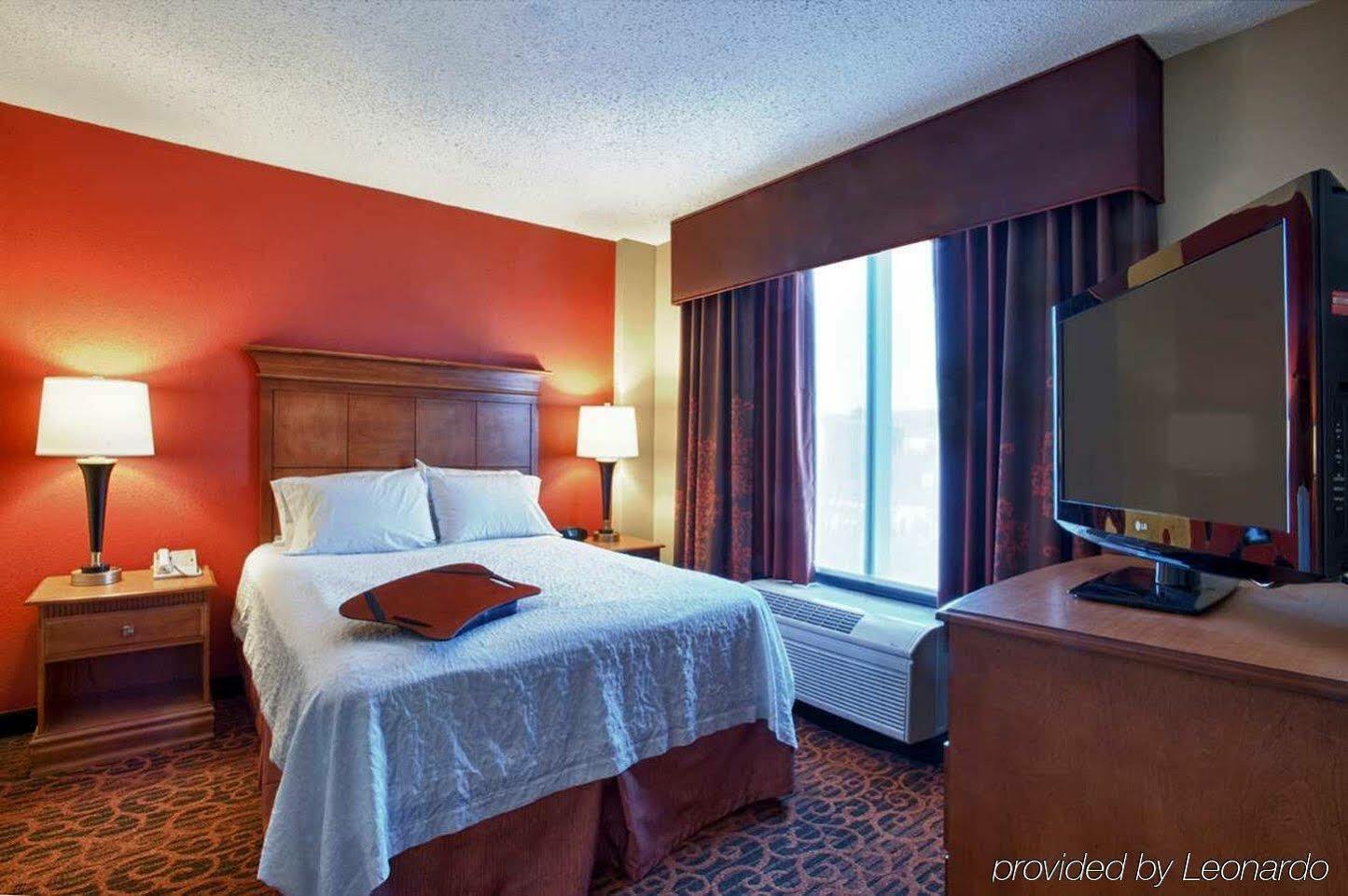 Hampton Inn Louisville Downtown Exterior foto